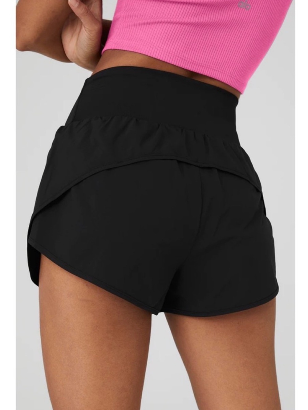 NWT💕RARE ALO Gold Medal Short in Black Size XS - Picture 2 of 13